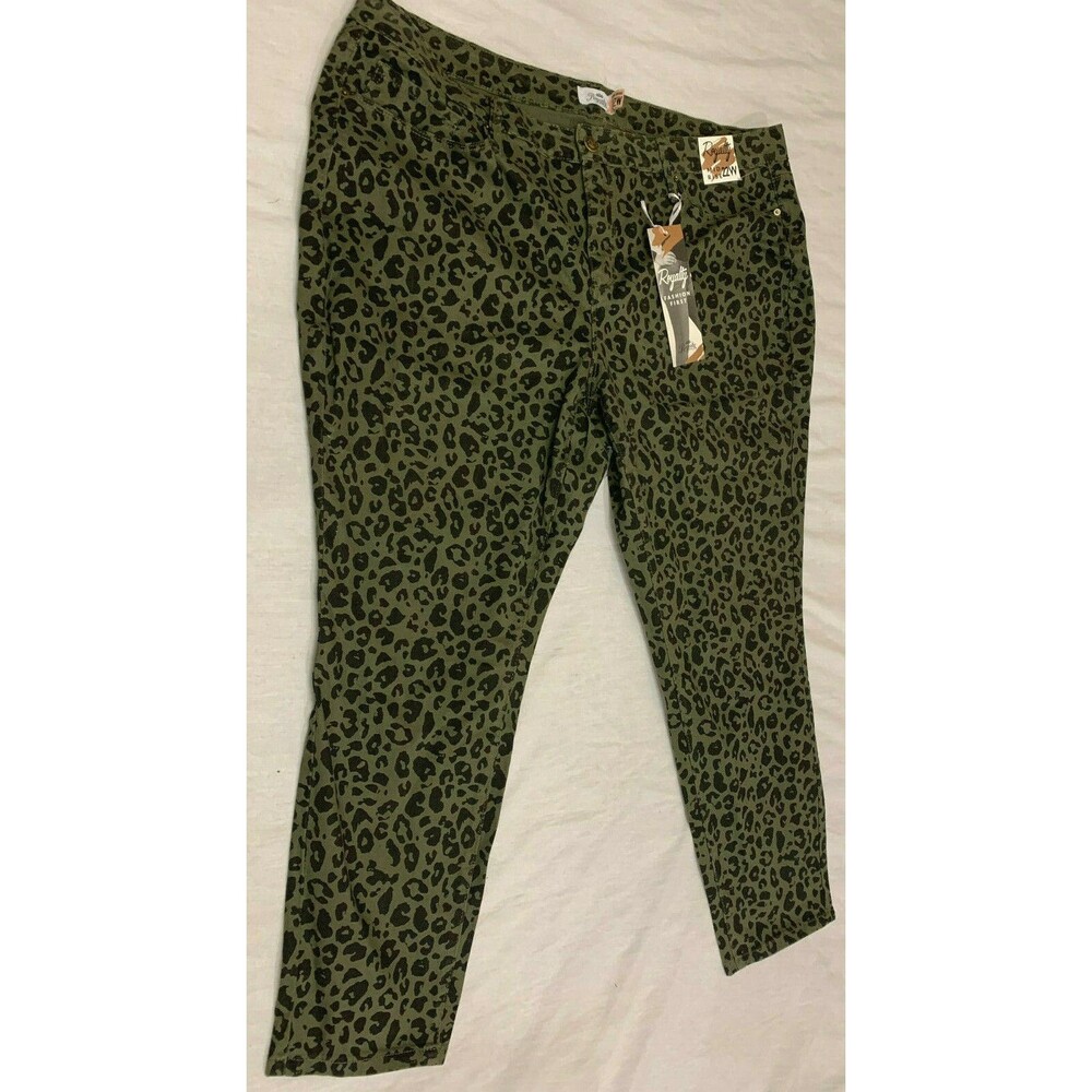 NWT ROYALTY FOR ME ANIMAL PRINT MID RISE SKINNY ANKLE PANTS SIZE 22W